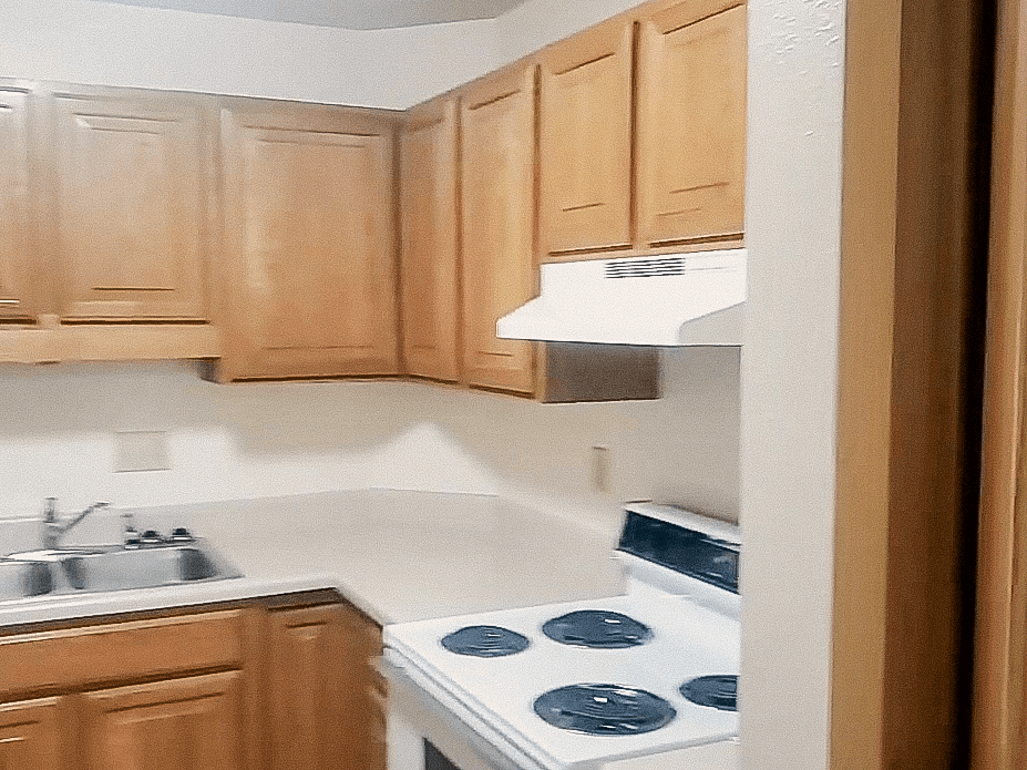Kitchen in Heritage High Unit 002